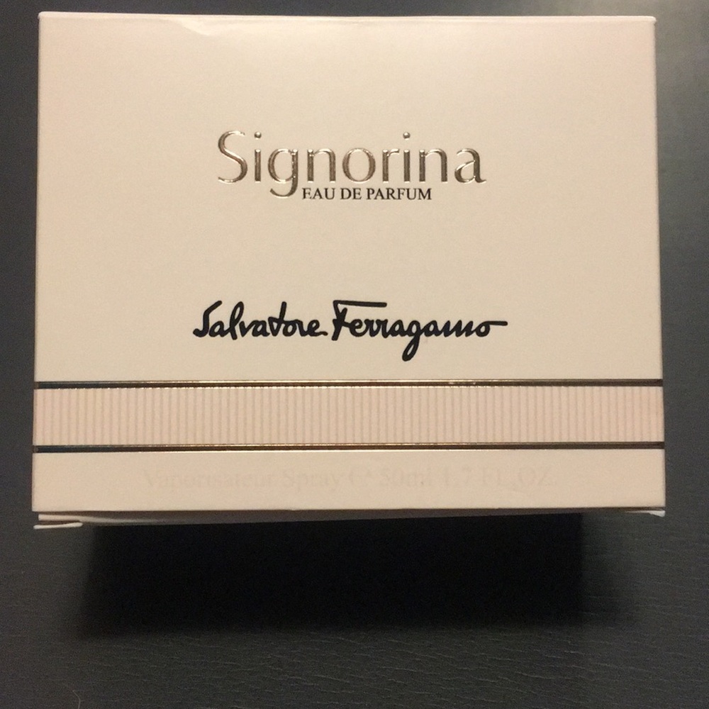 Signorina perfume. Brand new never been used!